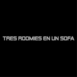 Tres Roomies en un sofa