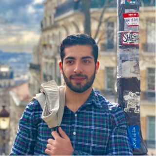 Axel León un emprendedor desde los 19